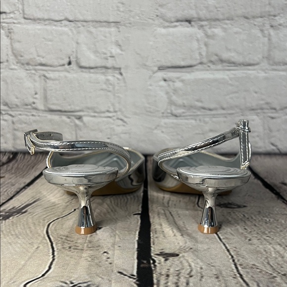 BCBGeneration Silver Pointed Heels - Picture 6 of 9